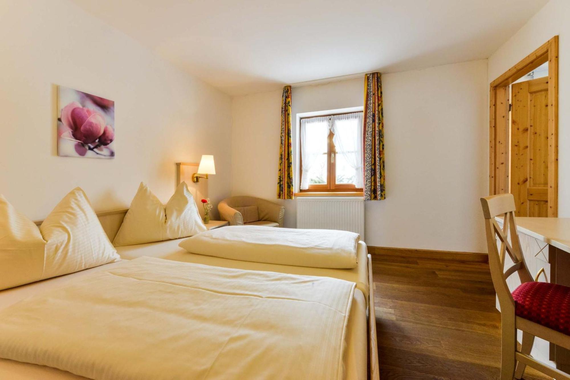 Landhotel Und Gasthof Kirchberger Wildsteig Room photo